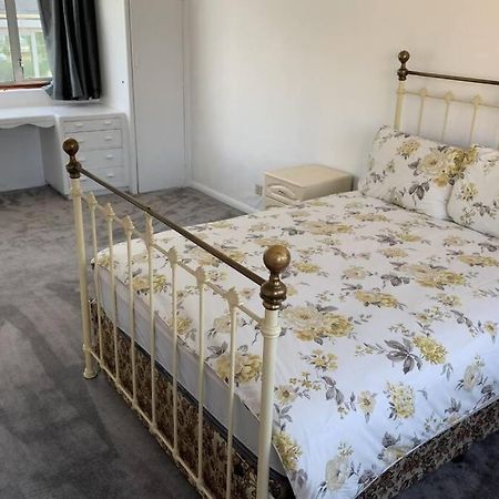 5 Bedroom House With Outdoor Space Апмінстер Екстер'єр фото