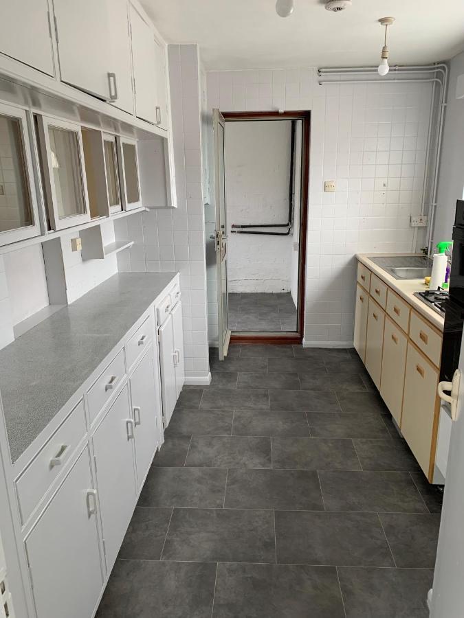 5 Bedroom House With Outdoor Space Апмінстер Екстер'єр фото